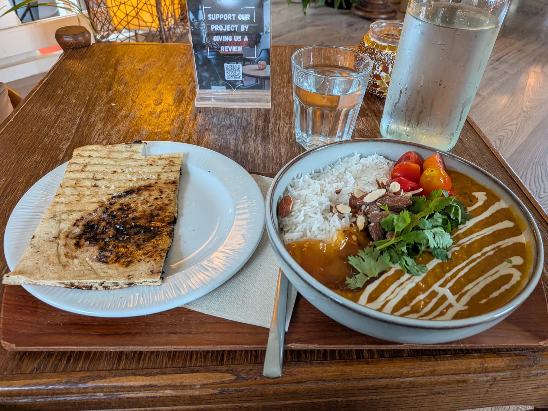 Fresh plant-based meal served at Mama Reykjavik